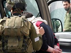 الاحتلال يعتدي على شاب خلال اقتحام بيت ايبا غرب نابلس