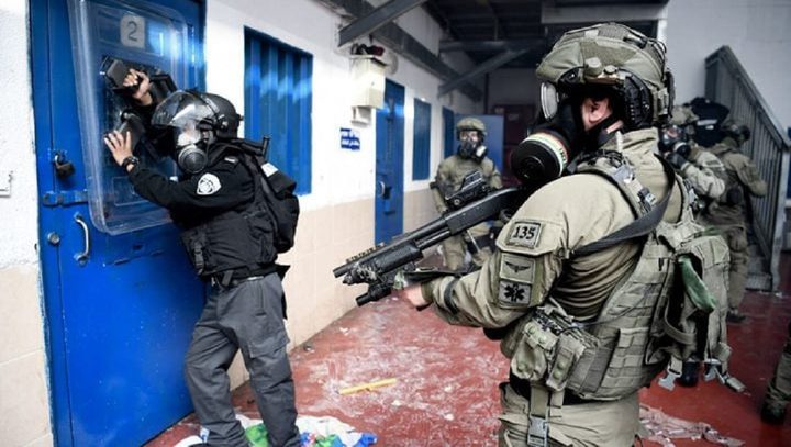 هيئة الأسرى: الاحتلال ينكل بشابين خلال اعتقالهما والتحقيق معهما