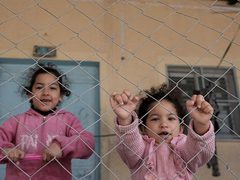 الأونروا: 12 ألف طفل يعيشون حالة نزوح قسري بالضفة الغربية