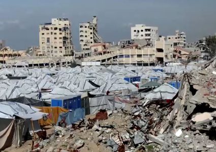 فلسطينيو غزة يعبّرون عن آمال بعامٍ أفضل في 2026 بعد عام 2025 حافل بالصراع