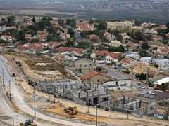 مستوطنون يشقّون طريقًا جديدًا على أراضي الظاهرية جنوب الخليل