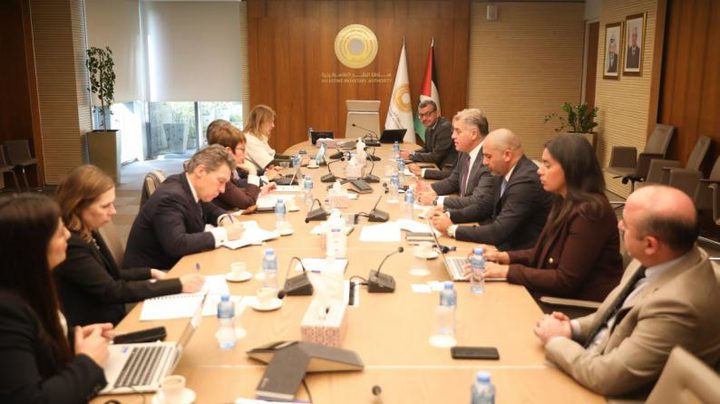 سلطة النقد و«البنك الأوروبي" يناقشان تعزيز استقرار القطاع المصرفي الفلسطيني