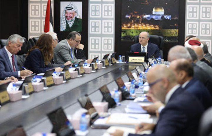 الحكومة تناقش حق الحصول على المعلومة وتقليص النقد وتنظيم عمل البلديات