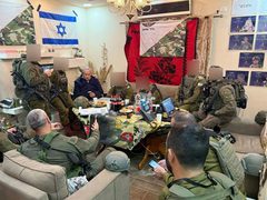 كاتس يصدر أوامر بتوسيع الوجود العسكري في مخيمات الضفة