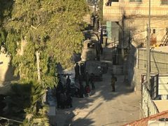 الاحتلال يداهم عشرات المنازل في حزما