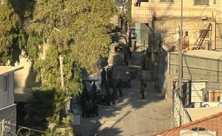 الاحتلال يداهم عشرات المنازل في حزما