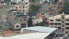 الاحتلال يستأنف هدم المنازل في مخيم نور شمس بطولكرم