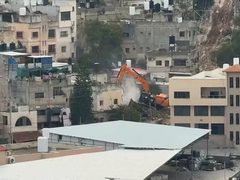 الاحتلال يستأنف هدم المنازل في مخيم نور شمس بطولكرم