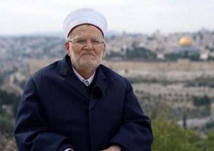 الاحتلال يجدد قراره بمنع سفر الشيخ عكرمة صبري