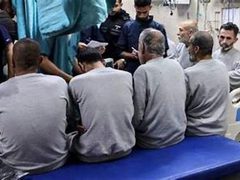 قوات الاحتلال تفرج عن 10 أسرى من قطاع غزة