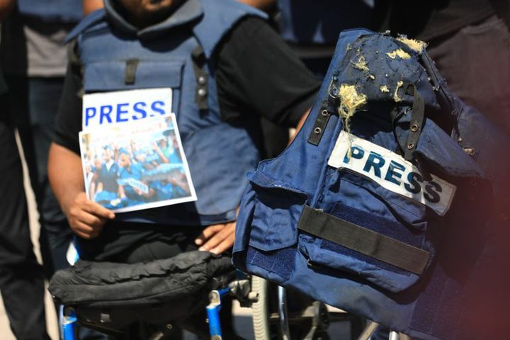 نقابة الصحفيين تدين استمرار منع الاحتلال للإعلام الأجنبي من دخول قطاع غزة