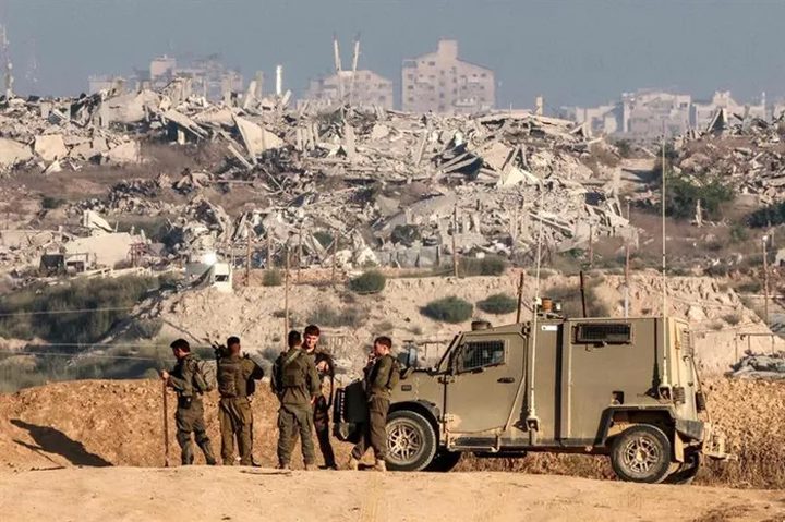 شهداء واصابات بغزة وجباليا والاحتلال يطلق الرصاص على طول الخط الأصفر