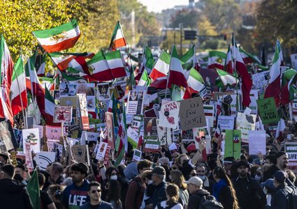 أكثر من 50 قتيلاً في احتجاجات إيران.. ونجل شاه إيران يستدعي تدخل ترامب