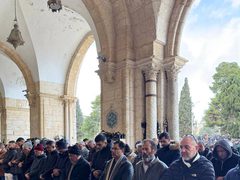 الآلاف يؤدون صلاة الجمعة في المسجد الأقصى