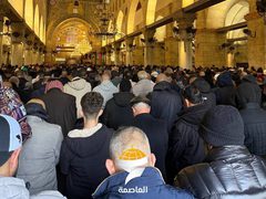 الآلاف يؤدون صلاة الجمعة في المسجد الأقصى