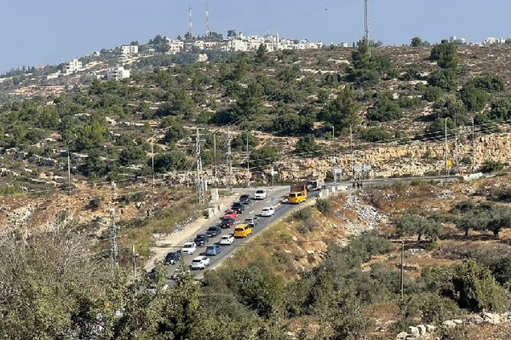 الاحتلال يعتقل شقيقين من بلدة عطارة