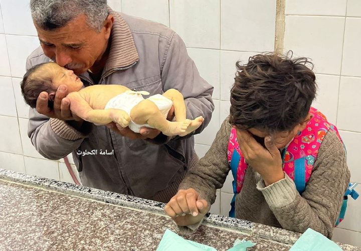 وفاة طفلين من دير البلح نتيجة موجة البرد التي تضرب قطاع غزة
