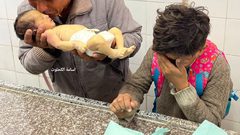 وفاة طفلين من دير البلح نتيجة موجة البرد التي تضرب قطاع غزة