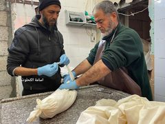 وفاة طفلين من دير البلح نتيجة موجة البرد التي تضرب قطاع غزة