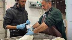 وفاة طفلين من دير البلح نتيجة موجة البرد التي تضرب قطاع غزة