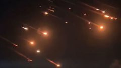 آلاف الإسرائيليين يتلقون رسائل تهديد بهجوم عند منتصف الليل