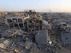 الاحتلال يواصل خروقاته بقصف جوي ومدفعي على أنحاء متفرقة في قطاع غزة