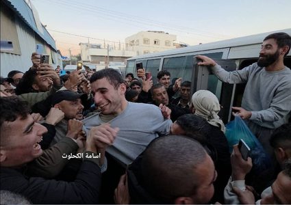 الافراج عن ١٢ اسير وصلوا الى مستشفى الاقصى من ضمنهم سيدة