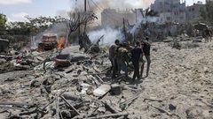 الاحتلال يفجر عربات مفخخة شمال قطاع غزة