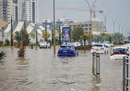 الأرصاد الإسرائيلية تحذر: عاصفة قوية ورياح عاتية وأمطار وفيضانات وثلوج