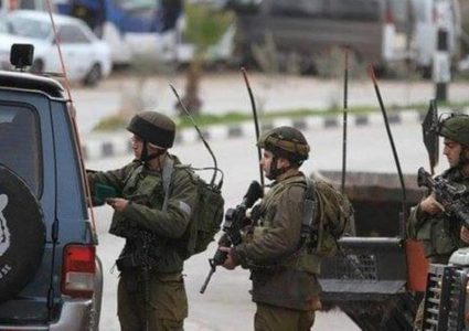 الاحتلال ينصب حاجزين عسكريين في يبرود وترمسعيا شمال شرق رام الله