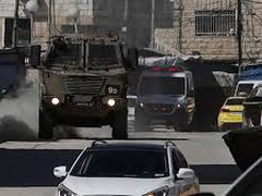 الاحتلال يتسبب بإعطاب إطارات مركبات شمال رام الله ويغلق حاجز عطارة