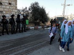 اتحاد أولياء أمور طلبة القدس يتضامن مع المدارس المعلّقة بسبب إجراءات الاحتلال