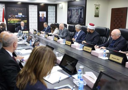 مصطفى يكّلف اللجنة الوزارية للأعمال الطارئة لرفع الجاهزية لتنفيذ خطة إعادة إعمار