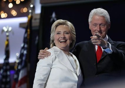 بيل وهيلاري كلينتون يرفضان الإدلاء بشهادتيهما في تحقيق بشأن إبستين