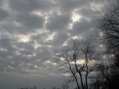 حالة الطقس: أمطار غزيرة مصحوبة بعواصف رعدية وتساقط البرد أحيانا