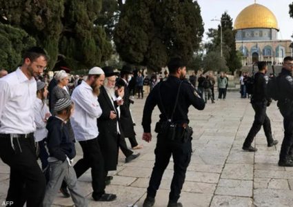 مستوطنون يقتحمون المسجد الأقصى