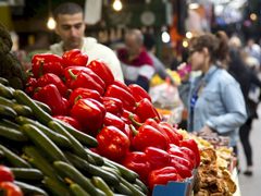 الإحصاء: ارتفاع أسعار المستهلك في فلسطين 10.54%