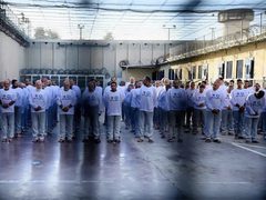 نادي الأسير: تجديد الطوارئ في السجون يواصل جريمة الإبادة بحق الأسرى الفلسطينيين