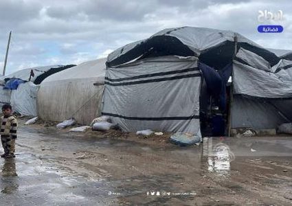 أوضاع قاسية جدا يعيشها النازحون في ميناء غزة غرب المدينة، بسبب المنخفض الجوي.