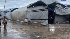 أوضاع قاسية جدا يعيشها النازحون في ميناء غزة غرب المدينة، بسبب المنخفض الجوي.