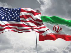 إيران تحذر من أنها ستقصف قواعد أمريكية إذا دعمت واشنطن الاحتجاجات