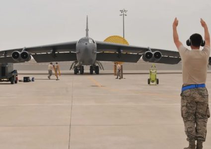 تقرير: أوامر للقوات الأمريكية بمغادرة قاعدة العديد بقطر