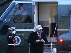 أوامر للأميركيين بمغادرة إيران برا فورا