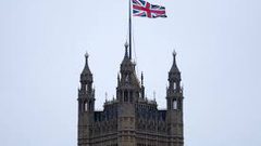 بوليتيكو: إغلاق السفارة البريطانية في طهران مؤقتا