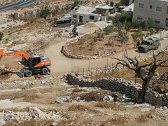 الاحتلال يبدأ بشق طريق استيطاني شرق طمون جنوب طوباس