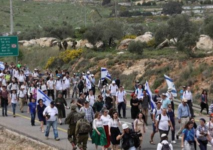 مستوطنون يقتحمون بيتا وحوارة جنوب نابلس