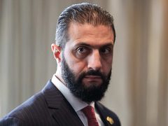 الرئيس السوري يصدر مرسومًا يعترف بالكرد ويمنحهم حقوقًا لغوية ووطنية كاملة