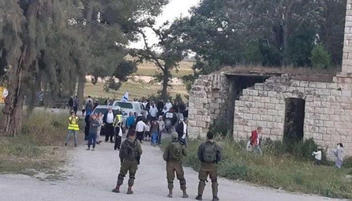 مستوطنون يهاجمون مزارعا في منطقة المسعودية شمال غرب نابلس