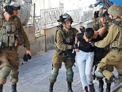 الاحتلال يعتقل ثلاثة أطفال من كفر مالك