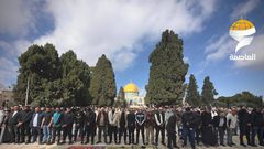 الآلاف يؤدون صلاة الجمعة في المسجد الأقصى
